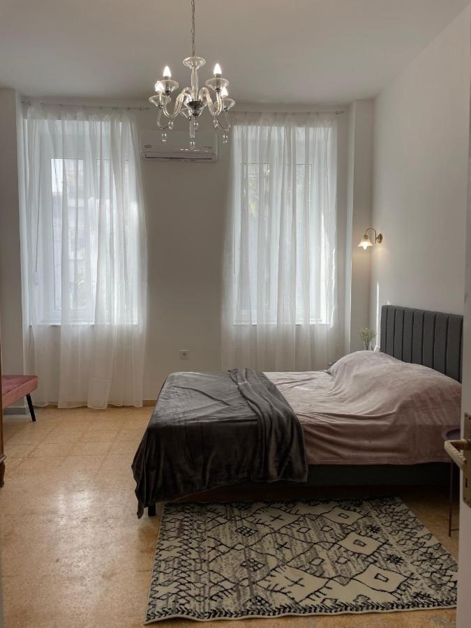 Olive Apartment Renovated 2022 Piræus Eksteriør billede